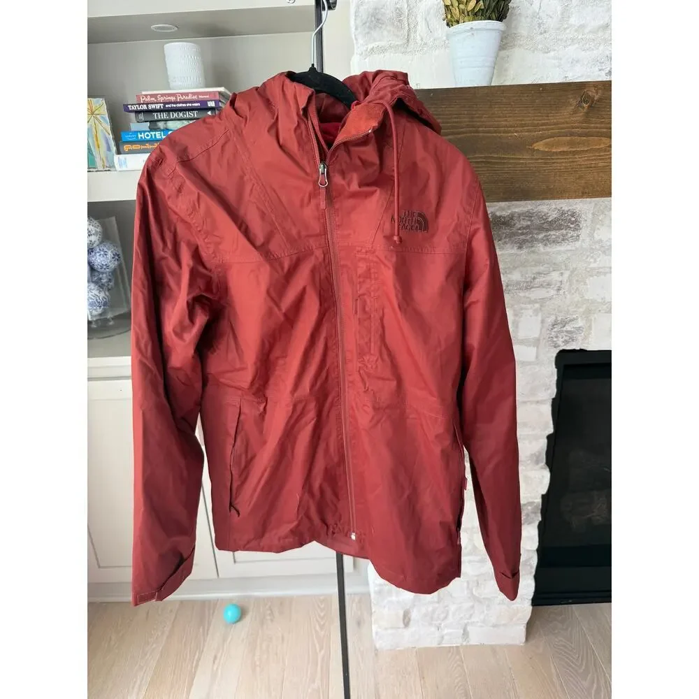 The North Face Men's Red Arrowood Triclimate Hooded Jacket Size Small